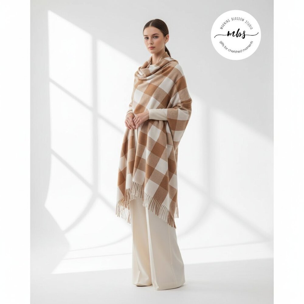 Hollister Plaid Fringe Wrap Cream Tan